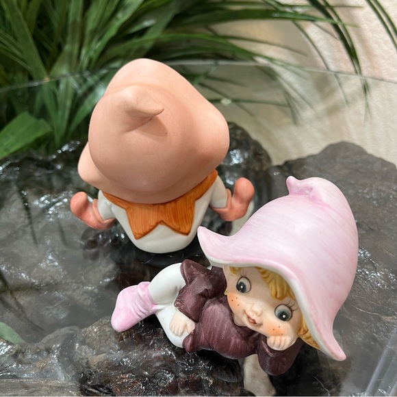 🌸Vintage🌸 Vintage Hand Painted Homco Porcelain Pixie Elf Figurines - Picture 3 of 9